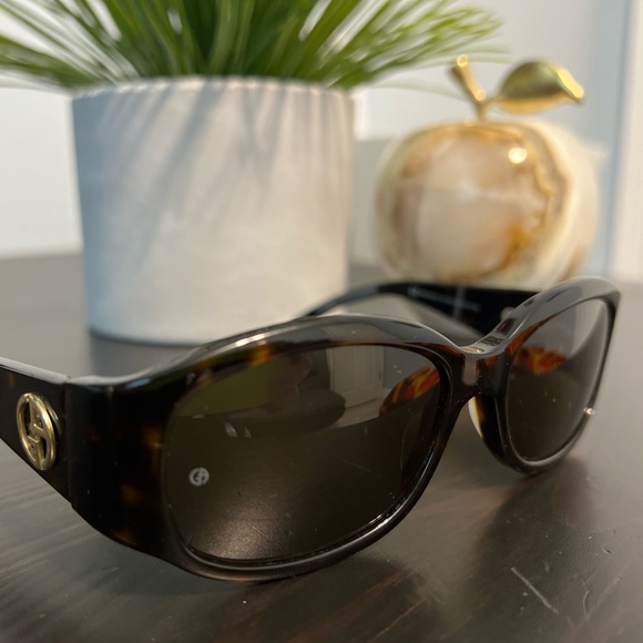 Giorgio Armani Sunglasses - Picture 2 of 6